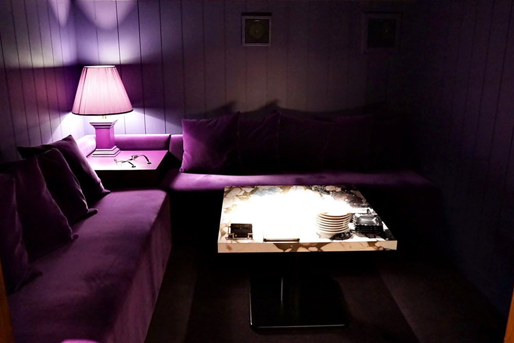 紫の部屋